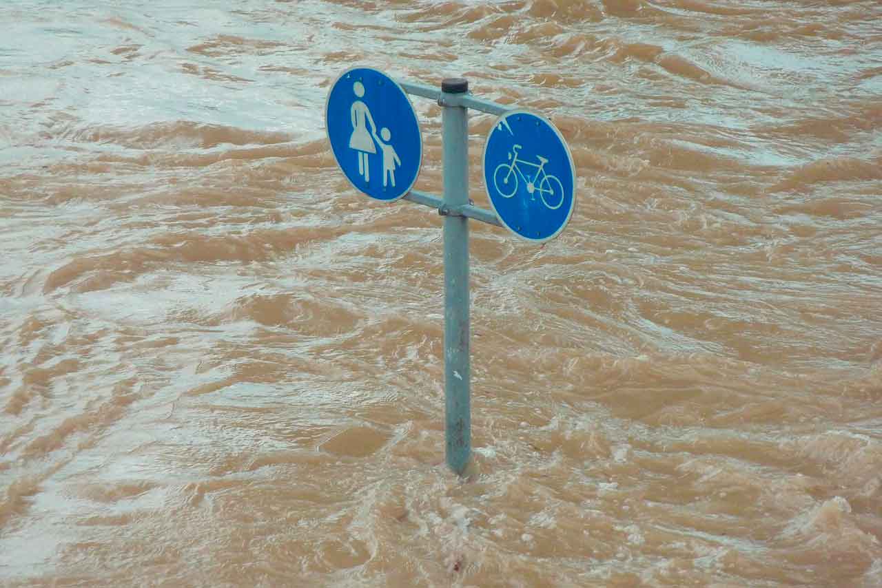 flood-392707_1280