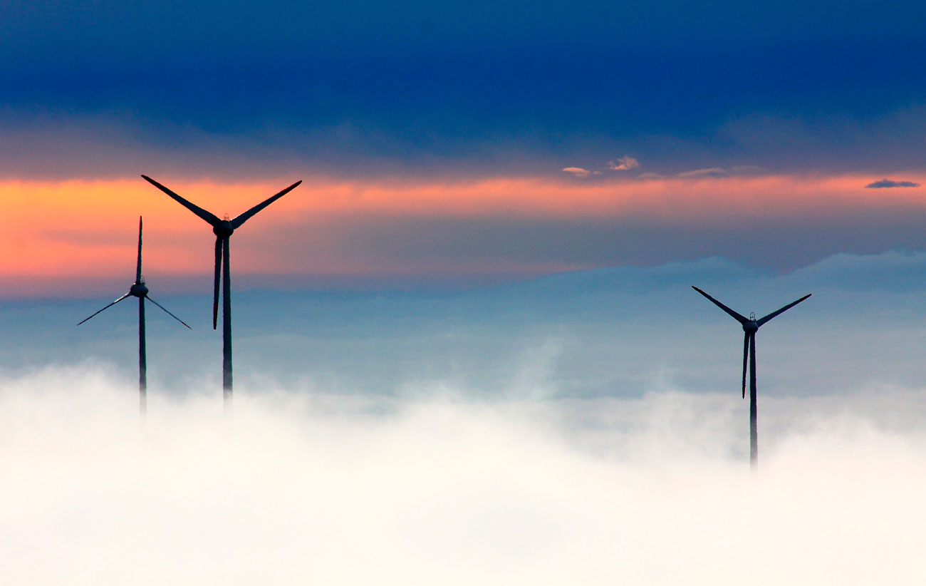 windmills-1048981_1920